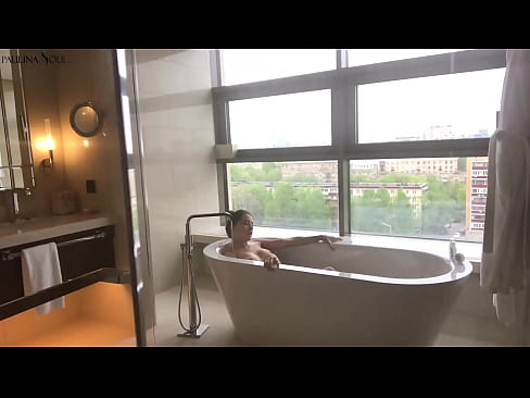 ❤️ Foshnjë e jashtëzakonshme që tund me pasion pidhin e saj në banjë Porno në pornografi sq.hellporno-com.ru
